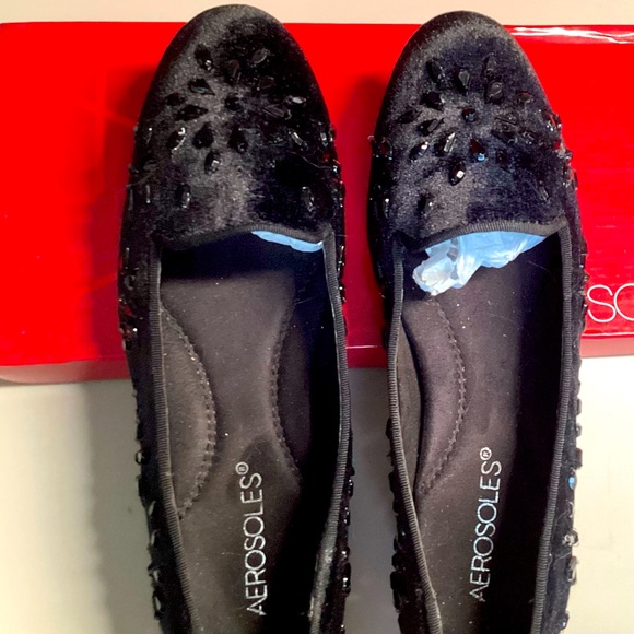 BLACK VELVET SLIPPERS by AEROSOLES - Picture 1 of 7